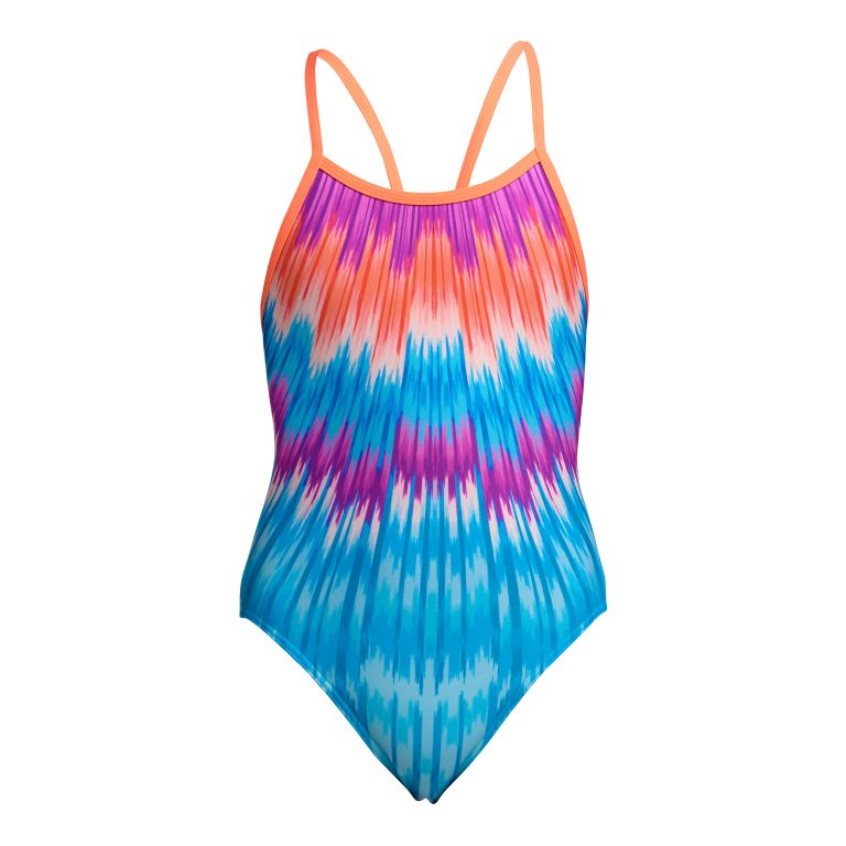Funkita Birdie Bird - Single Strap - Piger er en badedragt i ét stykke med tynde orange stropper og et farverigt batikmønster i orange, lilla, blå og hvid med et lodret burst-design, der giver et energisk look.